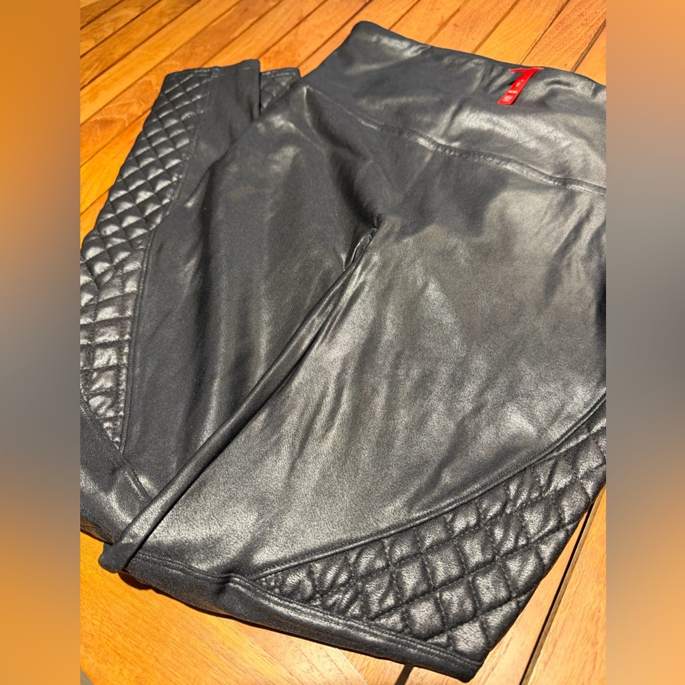 Spanx Faux Leather Moto Leggings Quilted paneling size M